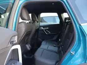 BMW iX1 (2023) thumbnail 6