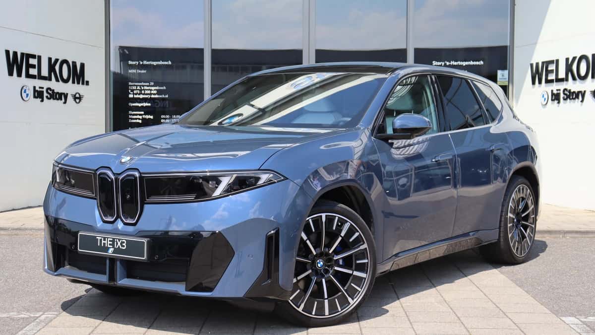 BMW iX3 (2026) — foto 1