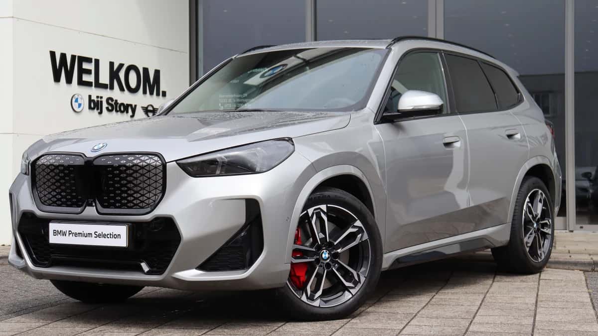 BMW iX1 (2026) — foto 1