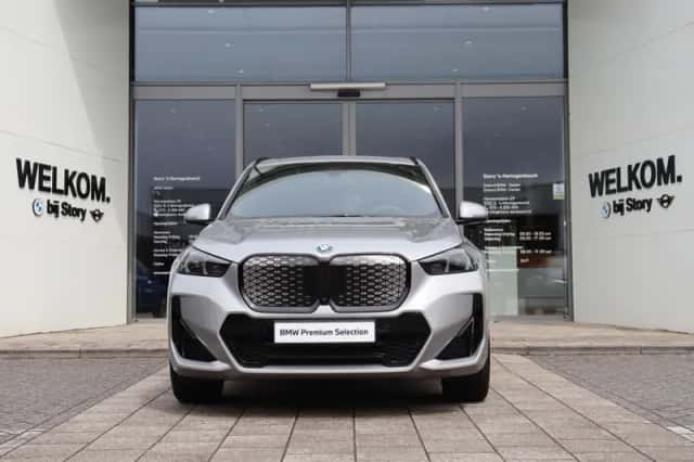 BMW iX1 (2026) thumbnail 3