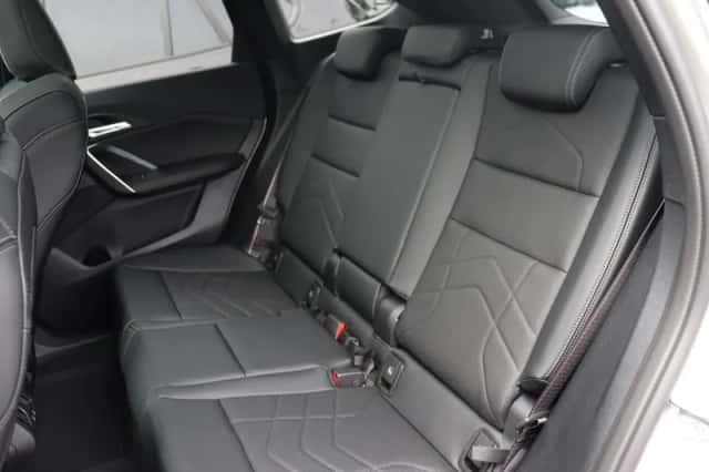 BMW iX1 (2026) thumbnail 6