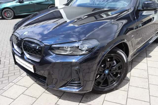 BMW iX3 (2022) thumbnail 2
