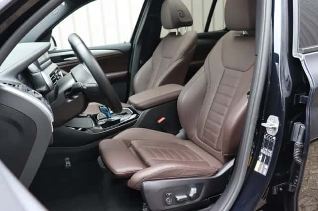 BMW iX3 (2022) thumbnail 4