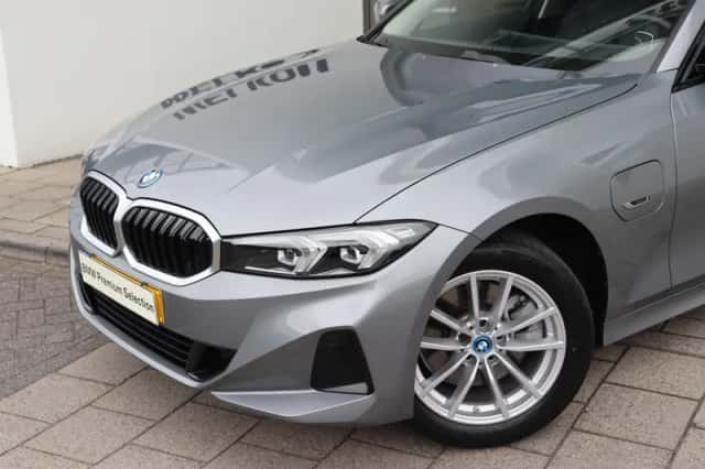 BMW 3-Serie (2023) thumbnail 2