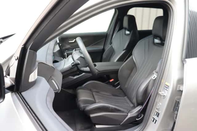 BMW iX3 (2026) thumbnail 4
