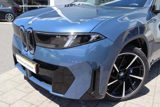 BMW iX3 (2026) thumbnail 2