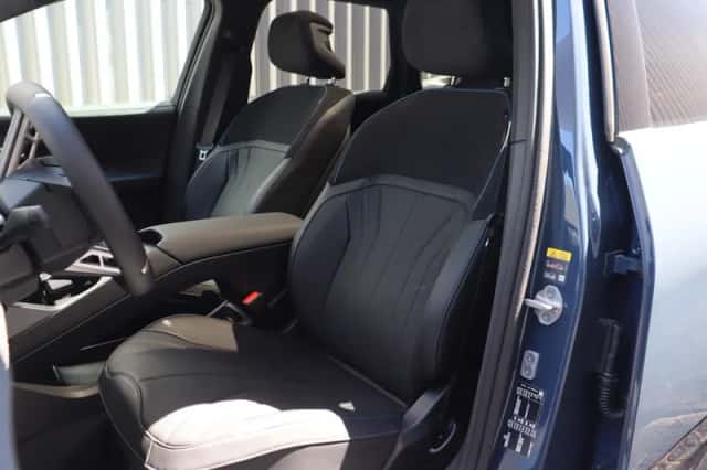 BMW iX3 (2026) thumbnail 4