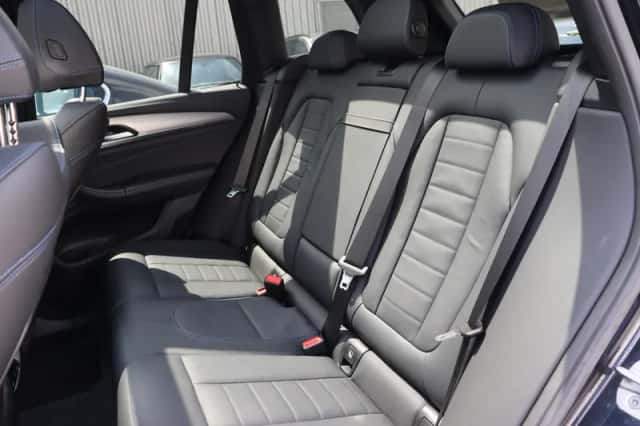 BMW iX3 (2022) thumbnail 6