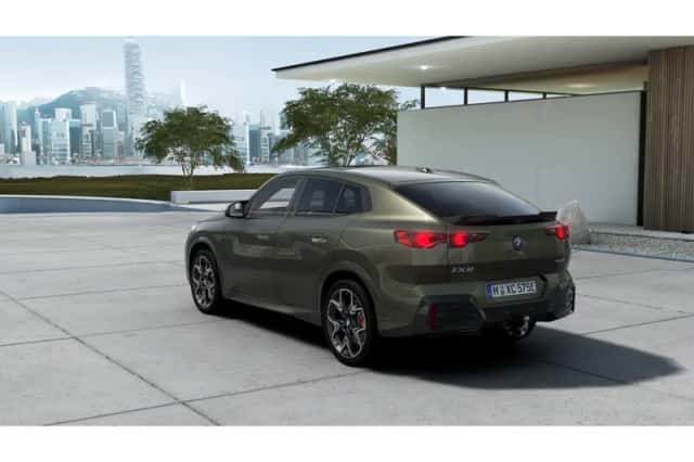 BMW iX2 (2026) thumbnail 2
