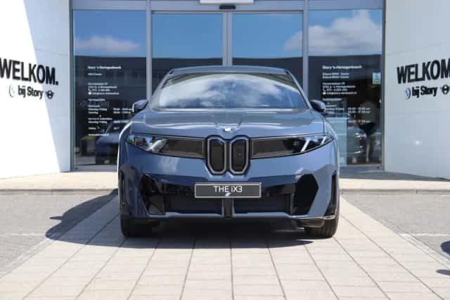 BMW iX3 (2026) thumbnail 2