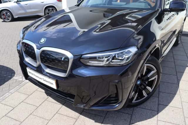 BMW iX3 (2022) thumbnail 2