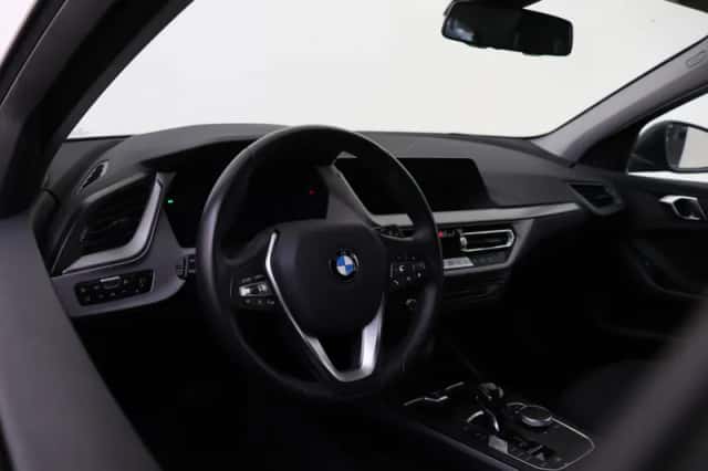 BMW 1-Serie (2021) thumbnail 3