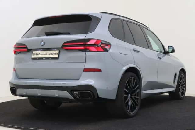 BMW X5 (2023) thumbnail 2