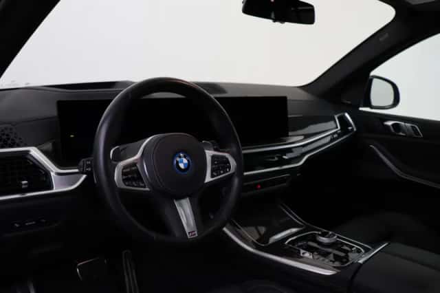 BMW X5 (2023) thumbnail 3