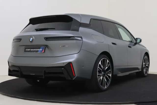 BMW iX (2026) thumbnail 2