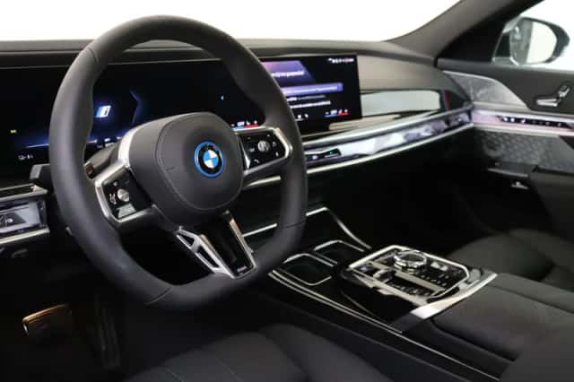 BMW i7 (2026) thumbnail 3