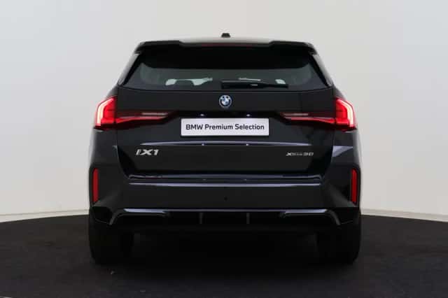 BMW iX1 (2025) thumbnail 5