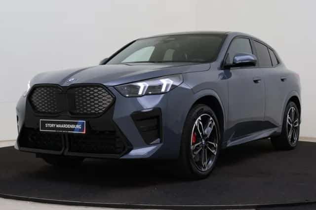 BMW iX2 (2026) thumbnail 1