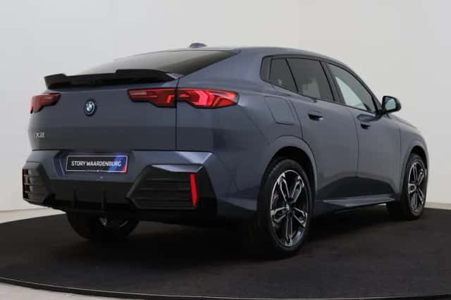 BMW iX2 (2026) thumbnail 2