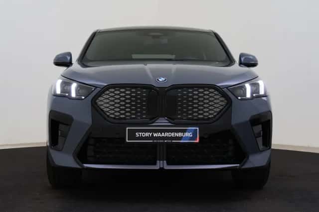 BMW iX2 (2026) thumbnail 4