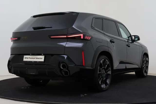 BMW XM (2023) thumbnail 2
