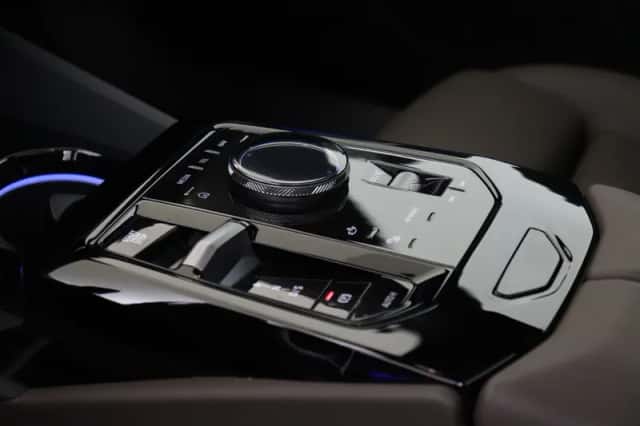 BMW 5-Serie (2025) thumbnail 6