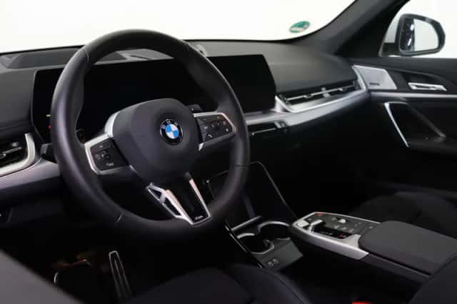 BMW X1 (2025) thumbnail 3