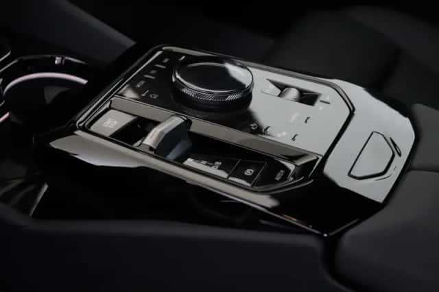 BMW i5 (2026) thumbnail 6