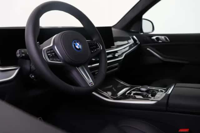 BMW X5 (2026) thumbnail 3
