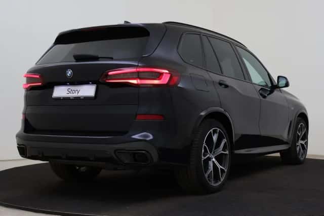 BMW X5 (2022) thumbnail 2