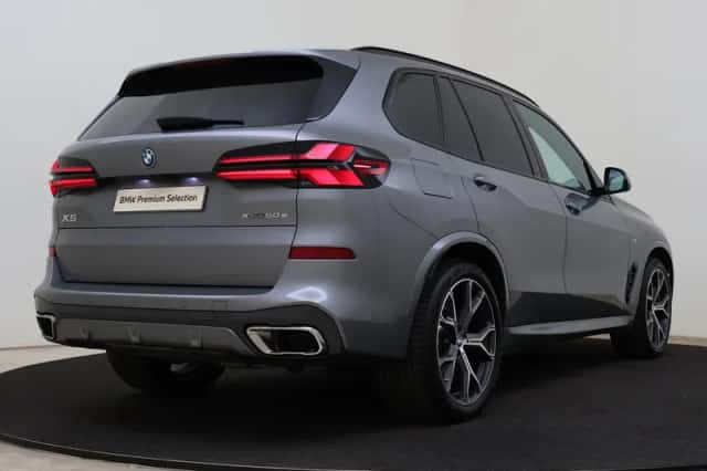BMW X5 (2025) thumbnail 2