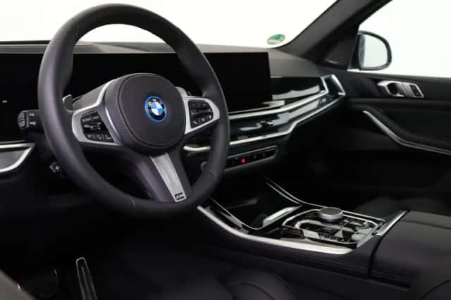 BMW X5 (2025) thumbnail 3