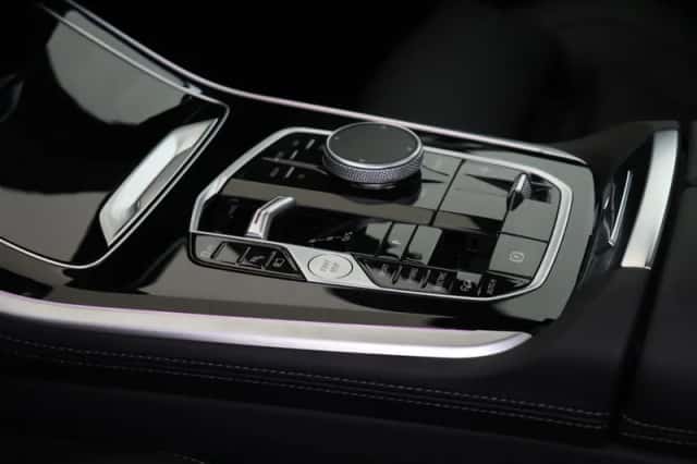 BMW X5 (2025) thumbnail 6