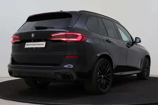BMW X5 (2021) thumbnail 2