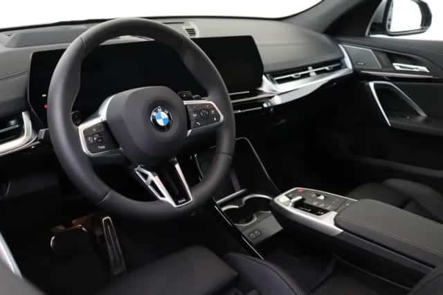 BMW X2 (2025) thumbnail 3