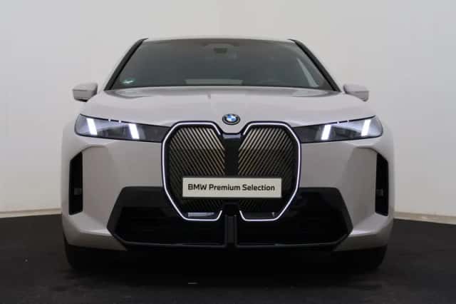 BMW iX (2025) thumbnail 4