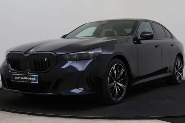 BMW i5 (2026) thumbnail 1