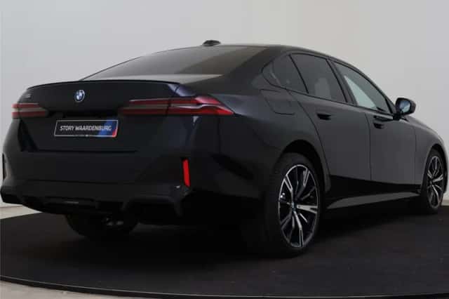 BMW i5 (2026) thumbnail 2