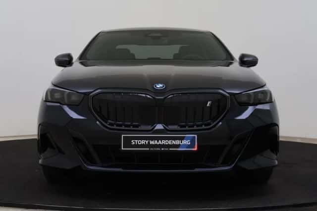 BMW i5 (2026) thumbnail 4
