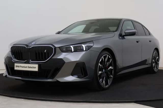 BMW i5 (2026) thumbnail 1