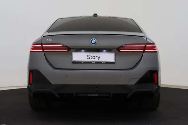 BMW i5 (2026) thumbnail 5