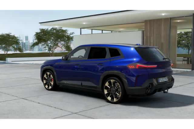 BMW XM (2026) thumbnail 2