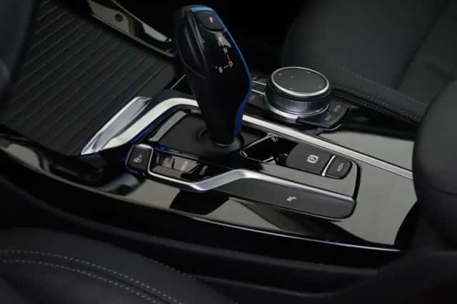 BMW iX3 (2021) thumbnail 6