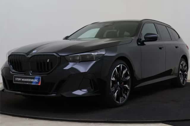 BMW i5 (2026) thumbnail 1