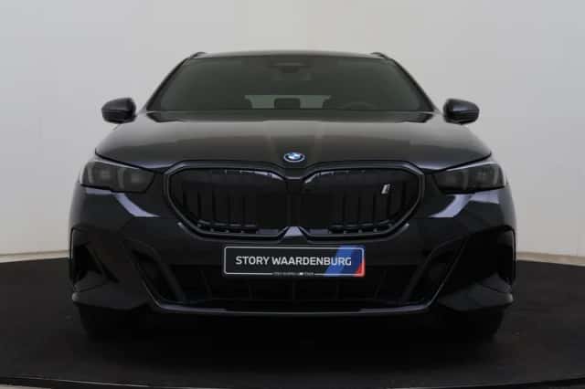 BMW i5 (2026) thumbnail 4