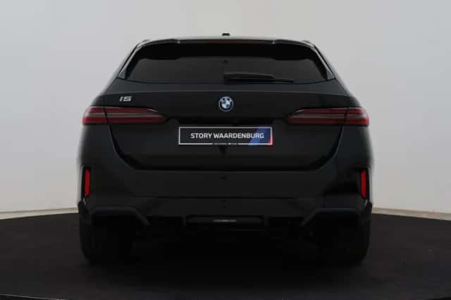 BMW i5 (2026) thumbnail 5