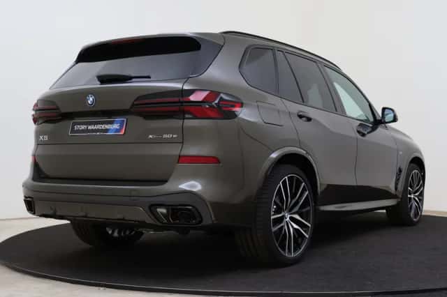 BMW X5 (2026) thumbnail 2