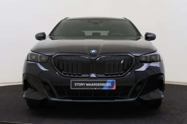 BMW i5 (2026) thumbnail 4