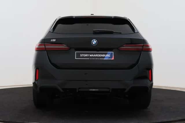 BMW i5 (2026) thumbnail 5