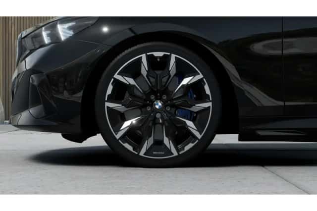 BMW i5 (2026) thumbnail 5